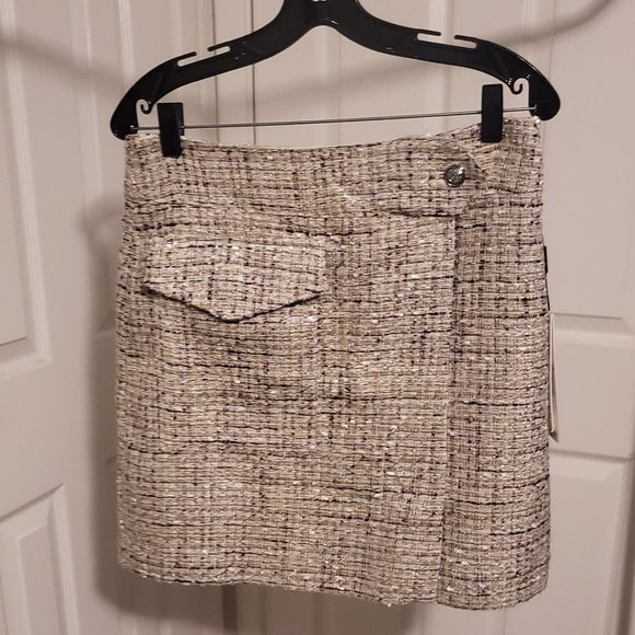 Women's Tweed Pocket Mini Skirt - Picture 3 of 10